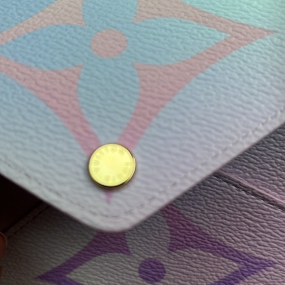 Louis Vuitton Spring in the city Monogram Sunrise Kirigami pochette GM - Picture 2 of 4